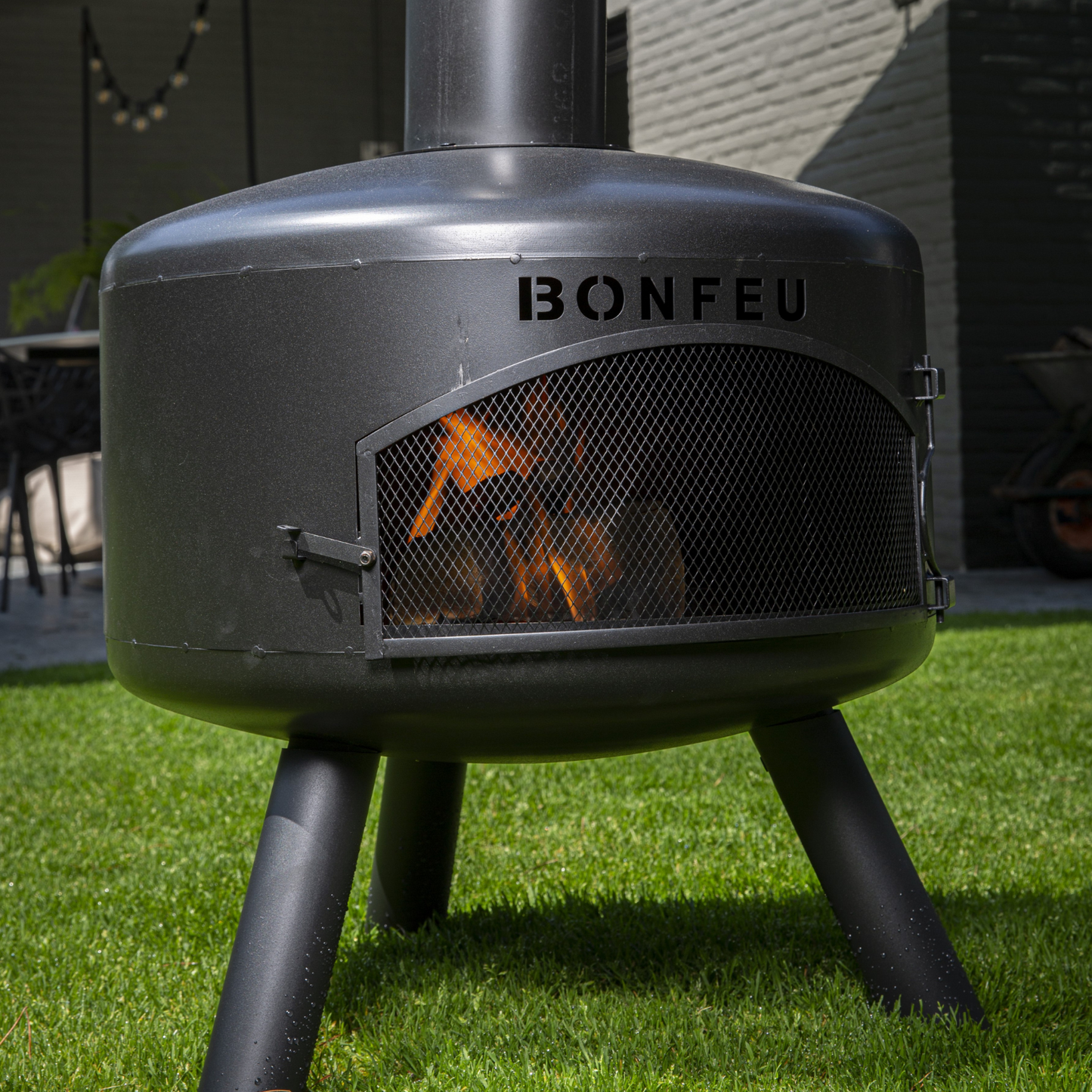 BonFeu- BonGiro Outdoor Fire Place & Grill in Black