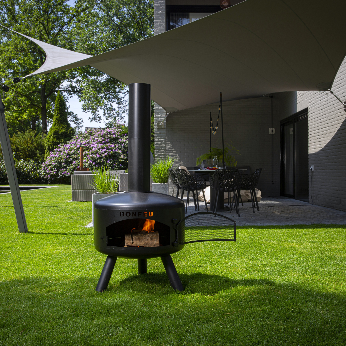 BonFeu- BonGiro Outdoor Fire Place & Grill in Black